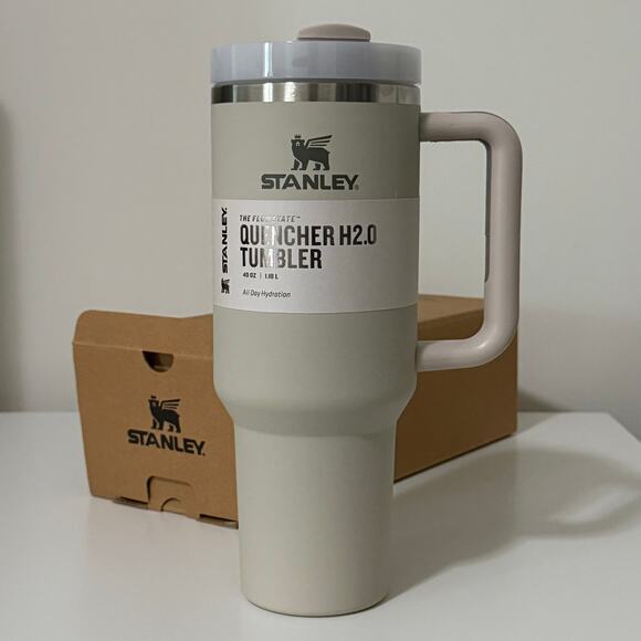 NWT Stanley 40oz Dune Quencher H2.0 FlowState Tumbler - Picture 2 of 7